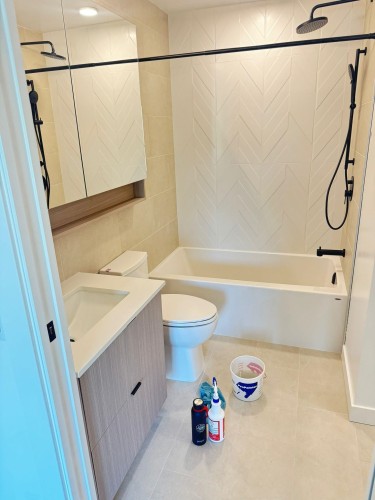 504-2268 Broadway Street E, Vancouver, BC 