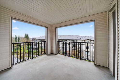 415-3050 Dayanee Springs Boulevard, Coquitlam, BC 