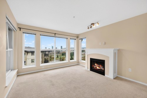 415-3050 Dayanee Springs Boulevard, Coquitlam, BC 