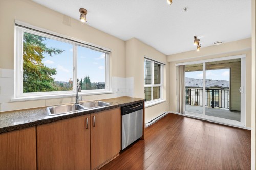 415-3050 Dayanee Springs Boulevard, Coquitlam, BC 