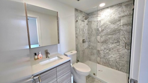 301-4433 Alaska Street, Burnaby, BC 