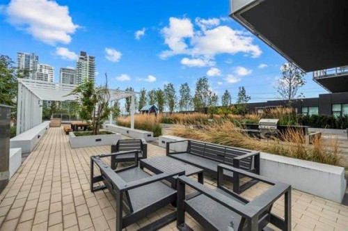 301-4433 Alaska Street, Burnaby, BC 