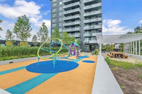 301-4433 Alaska Street, Burnaby, BC 