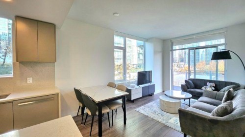 301-4433 Alaska Street, Burnaby, BC 