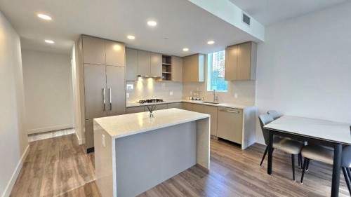 301-4433 Alaska Street, Burnaby, BC 