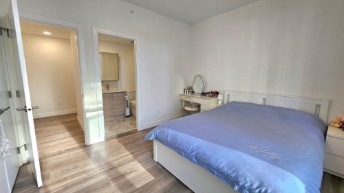 301-4433 Alaska Street, Burnaby, BC 