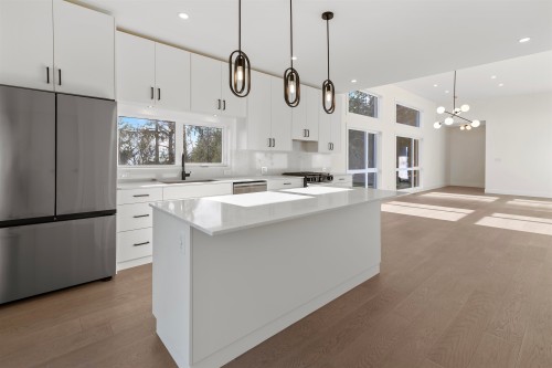 5410 Stellar Way, Sechelt, BC 