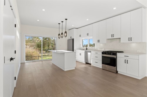 5410 Stellar Way, Sechelt, BC 