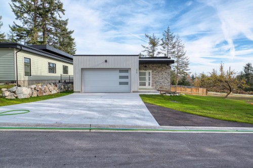 5410 Stellar Way, Sechelt, BC 