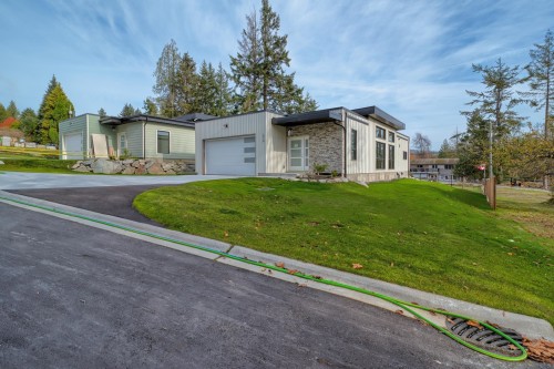 5410 Stellar Way, Sechelt, BC 