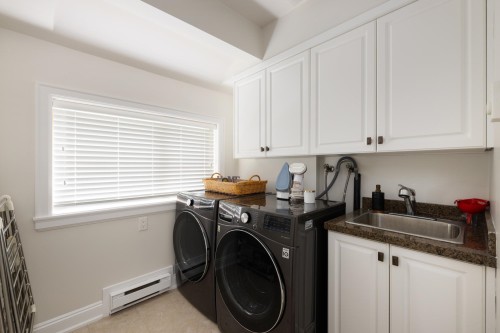 4050 St. Pauls Avenue, North Vancouver, BC 