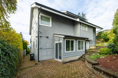 4050 St. Pauls Avenue, North Vancouver, BC 