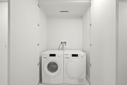 703-1033 Nelson Street, Vancouver, BC 