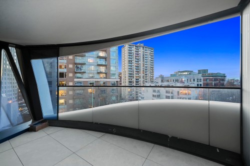 703-1033 Nelson Street, Vancouver, BC 