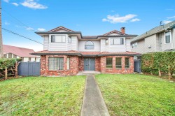 7893 Cumberland Street  Burnaby, BC V3N 3Y6