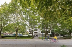 301-1995 Beach Avenue  Vancouver, BC V6G 2Y3