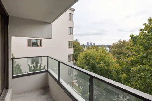 301-1995 Beach Avenue, Vancouver, BC 