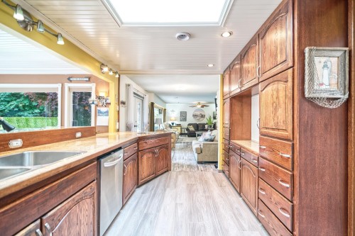 6241 Sechelt Inlet Road, Sechelt, BC 