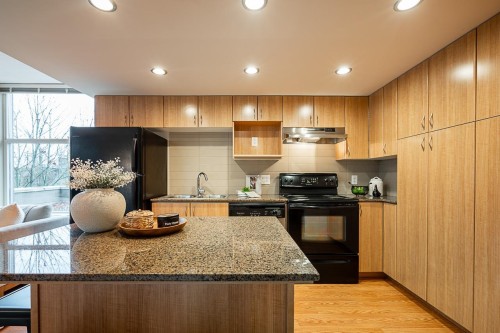 401-9262 University Crescent, Burnaby, BC 