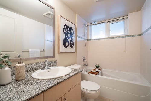 401-9262 University Crescent, Burnaby, BC 