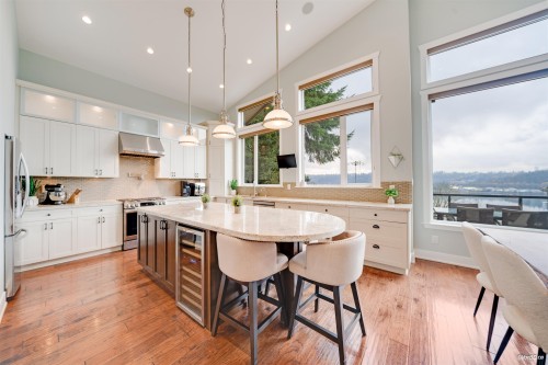 920 Barber Street, Port Moody, BC 