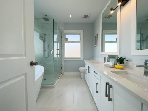 3275 20Th Avenue E, Vancouver, BC 