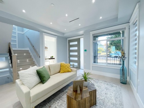 3275 20Th Avenue E, Vancouver, BC 