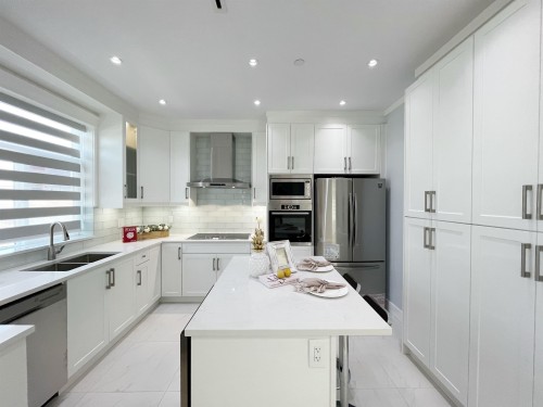 3275 20Th Avenue E, Vancouver, BC 