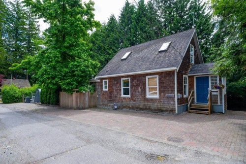 1075 Gladwin Drive, North Vancouver, BC 