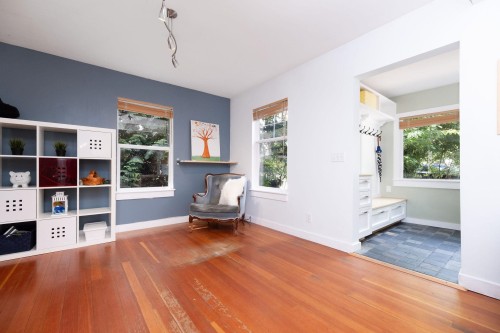 1075 Gladwin Drive, North Vancouver, BC 