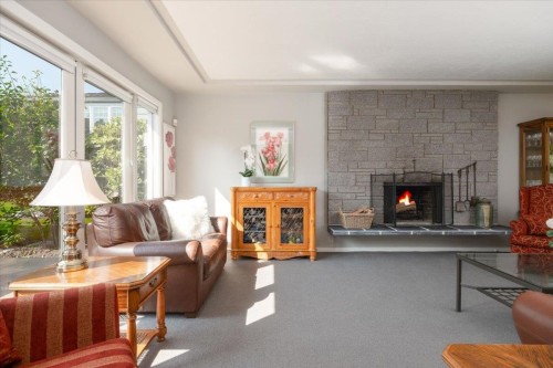 2864 Bushnell Place, North Vancouver, BC 