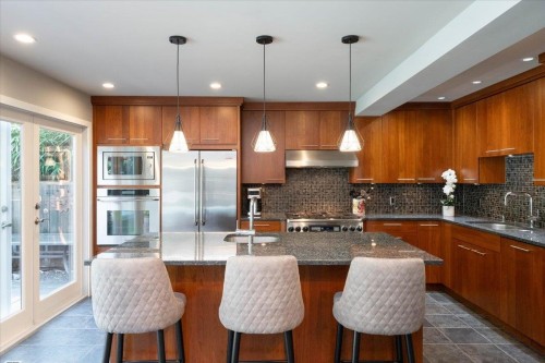 2864 Bushnell Place, North Vancouver, BC 