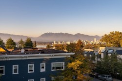 402-2216 3rd Avenue W Vancouver, BC V6K 1L4