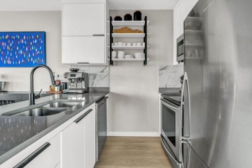 402-2216 3Rd Avenue W, Vancouver, BC 