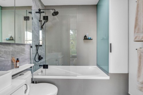 402-2216 3Rd Avenue W, Vancouver, BC 