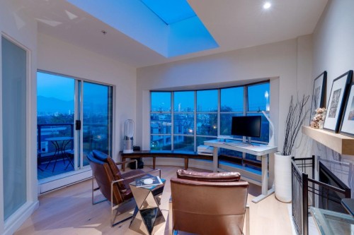 402-2216 3Rd Avenue W, Vancouver, BC 