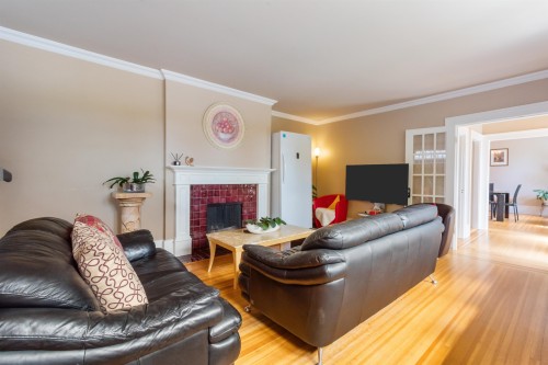 1945 45Th Avenue W, Vancouver, BC 