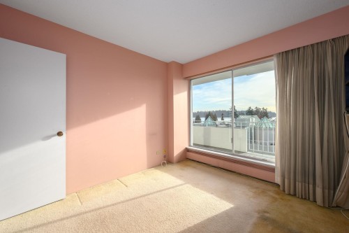 203-1730 Duchess Avenue, West Vancouver, BC 