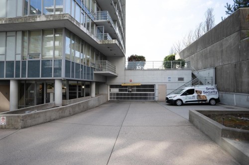 1605-8288 Lansdowne Road, Richmond, BC 