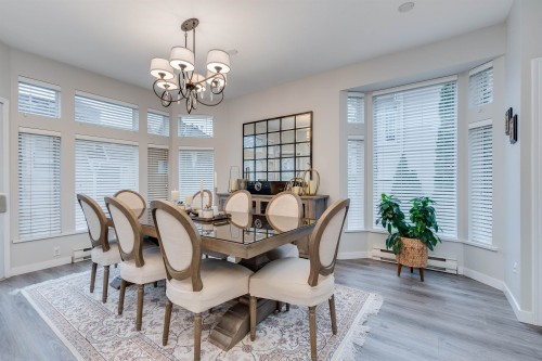 4-233 6Th Street E, North Vancouver, BC 