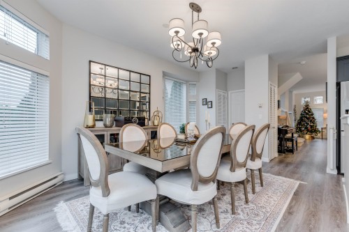 4-233 6Th Street E, North Vancouver, BC 