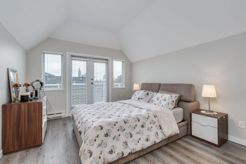 4-233 6Th Street E, North Vancouver, BC 