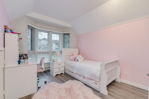 4-233 6Th Street E, North Vancouver, BC 