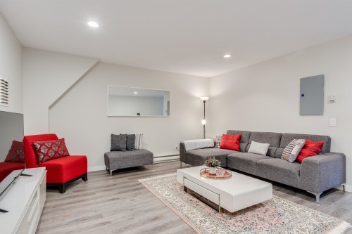 4-233 6Th Street E, North Vancouver, BC 