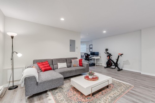 4-233 6Th Street E, North Vancouver, BC 