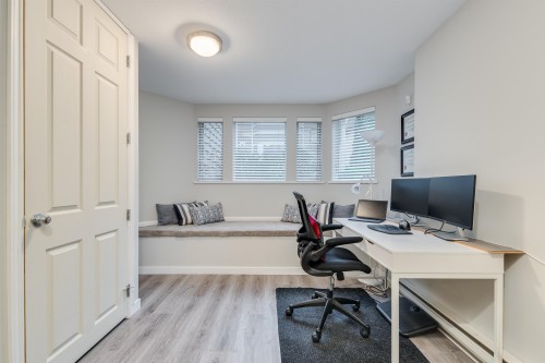 4-233 6Th Street E, North Vancouver, BC 