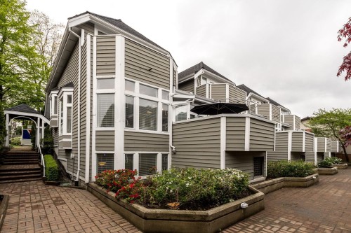 4-233 6Th Street E, North Vancouver, BC 