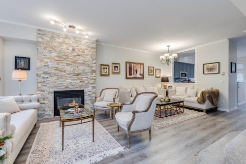 4-233 6Th Street E, North Vancouver, BC 