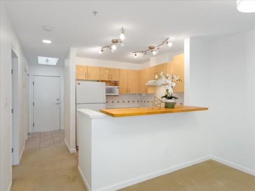 408-3083 4Th Avenue W, Vancouver, BC 