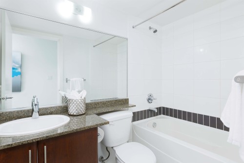 2708-688 Abbott Street, Vancouver, BC 